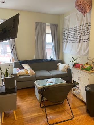 . - 3 Bed / 1 Bath w/HEAT + HOT WATER INCLUDED avail. 9/1 Apartments