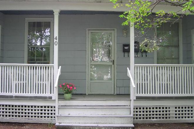 Entrance - Convenient — mile to UMASS, 3 min. to bus—furnished and quiet 2-3 bedroom $2200 including hot water