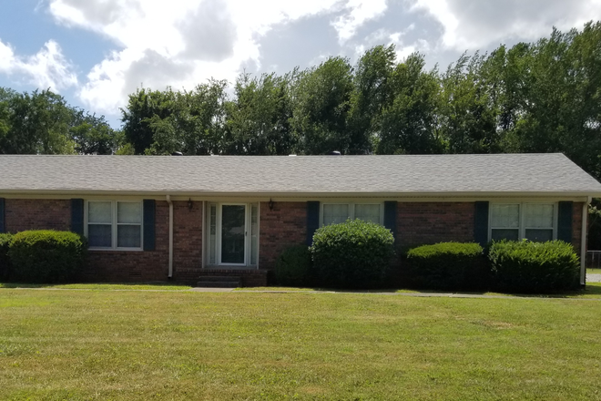 Front of the Home - 2 bedroom Duplex, Near MTSU Apartments