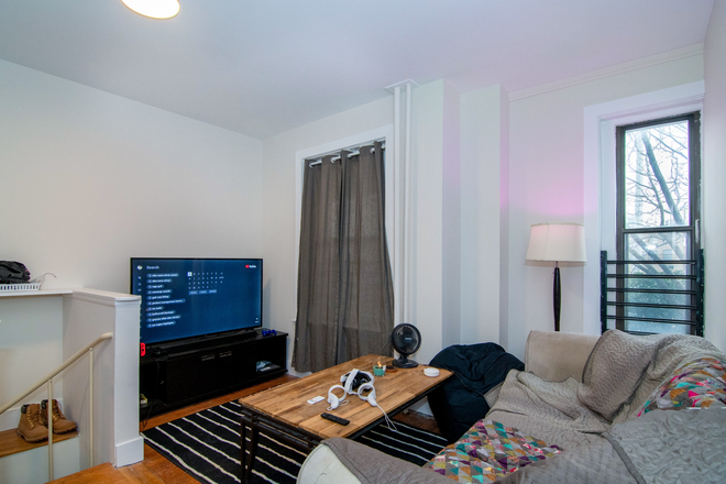 living room - GORGEOUS, HUGE 4 BED/2BATH! HEAT&HOT WATER INCLU.! NO BROKER FEE! AVAILABLE 9/1/26!!