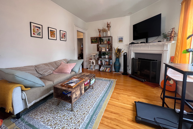 1 - Amazing one Bedroom in Classic Building with great lighting Apartments