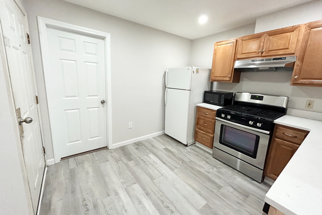 Kitchen - ROOM RENTAL - Walk to Northeastern | Fully Applianced Kitchen | Open Concept Living Apartments