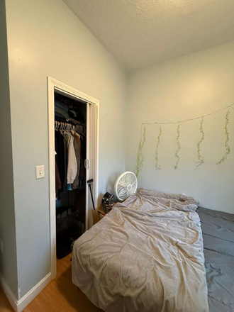 Bedroom - Subletting private bedroom for students in 3B1B apartment