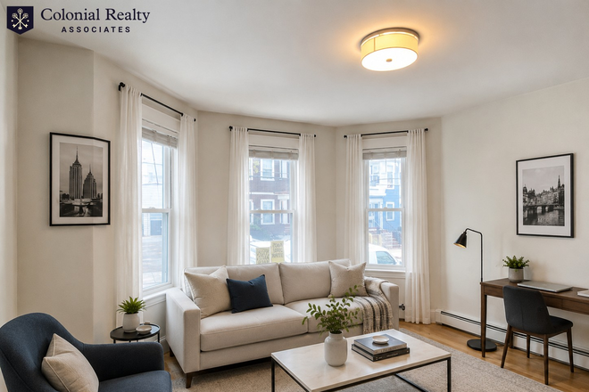 Unit - No Broker Fee! Beautifully Renovated East Cambridge Apartment — Available June 1st!