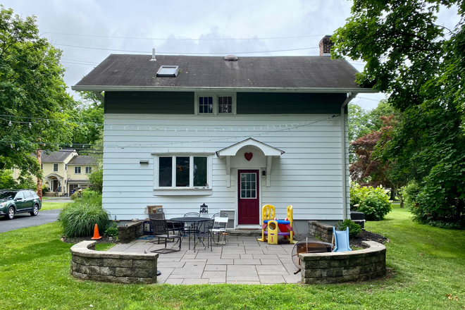 Back patio - Princeton / West Windsor oasis - single family home close to PU and Princeton Junction