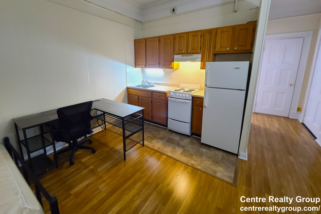 kitchen - Charming Studio/1 Bath w/ Heat&Hot Water Included!! Avail. 6/1/24!!