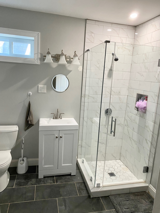 Bathroom 2 - Renovated, contemporary home w/free laundary in peaceful neighborhood