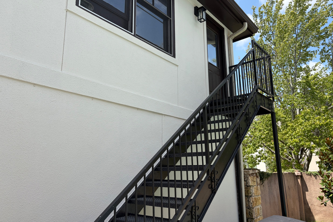 Private entrance - Flexible Lease-Detached, Upscale, Large Studio Apartment  with Private Entrance 2 miles from Rice