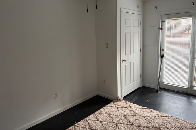 The ground floor bedroom. - *AVAILABLE NOW* Bedroom with private bathroom in two story row home