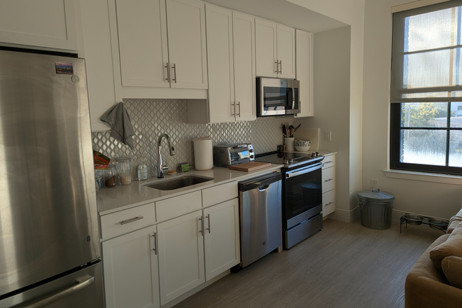 Kitchen - Studio Apt Lease Takeover or Sublet - The Jasper