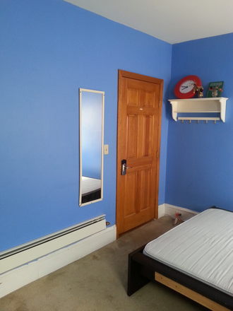 room view 5 - 3 rooms in a unit, affordable rent, walk to T, convenient, safe