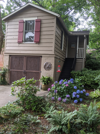 Front entry stairs to studio - Furnished Carriage House Apartment 1 block from the Ridge
