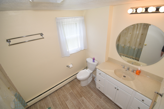 Bathroom - 24 Davisville Lane Narragansett, RI House