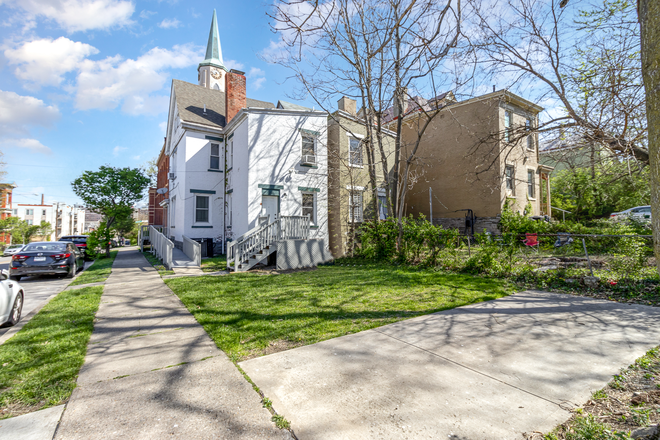 Rear Exterior - 4 Bedroom Restored Home near U.C & Medical Center