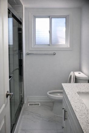 3 Bedrooms : $3,000 per month + utilities - 3 Unfurnished Bedrooms Entire Apartment for rent in Glenholme Avenue