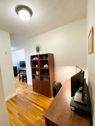 Call NOW for showings! 617-236-8550 - PARK DR - LRG MODERN 1BR/1BA AVAIL *9/1/2026* W/ ALCOVE, DW, HW INC, LNDRY IN BLDNG IN FENWAY! Condo