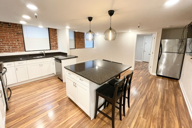 Kitchen - 39 Hemenway St - Professionally Managed Building of Condos!