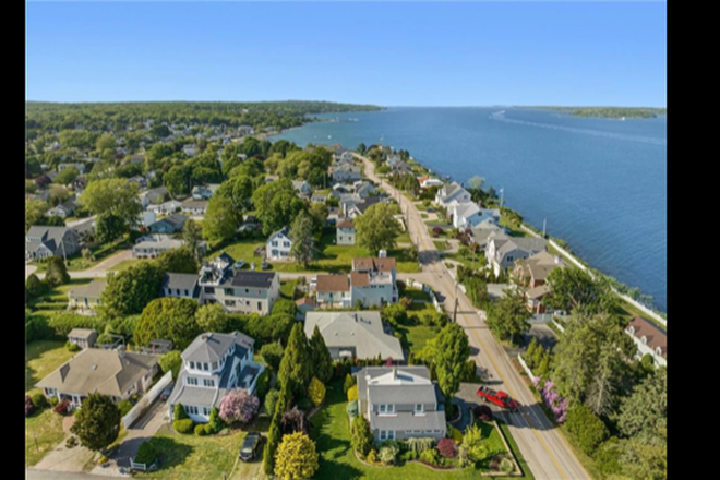 Overhead - 3 Bed Bonnet Beach House w/ Water Views
