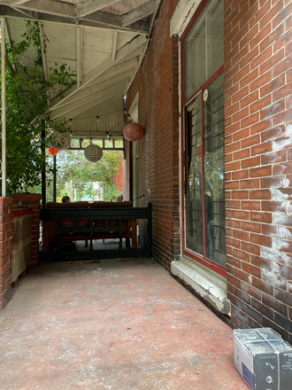 Porch - Close to campus
