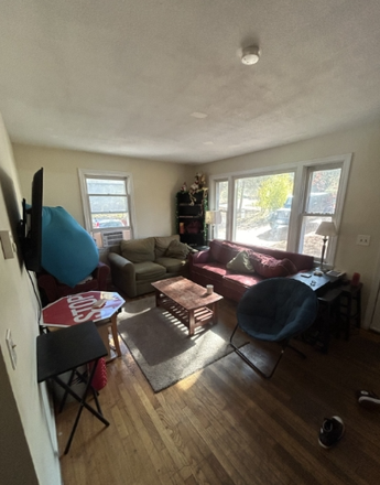 livingroom - 110 Logtown Rd House