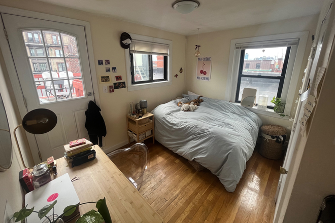Bedroom 1 (half of may-august) - Penthouse with roof access