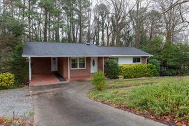 Front of House - Great Roommate Plan in Decatur
