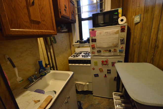 Kitchen - One Bedroom in Burbank St Walk to Campus move in Now Apartments