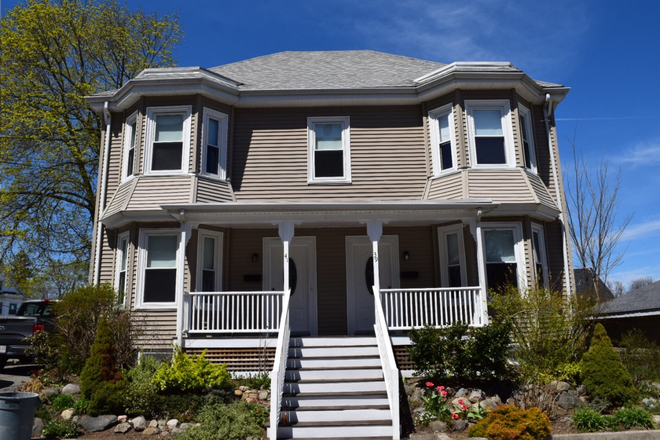 Streetview - SHORT WALK to Brandeis, Well Kept Unit & Close to Everything! Duplex