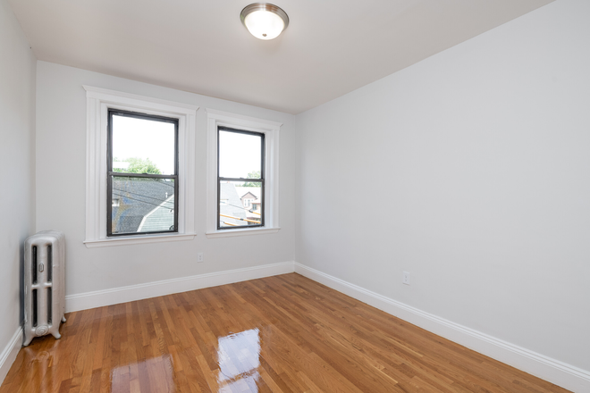 Visit hubrealtyproperties.com - Beautiful 2 bedroom with renovated kitchen and bath, free month rent Apartments