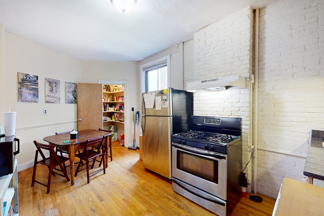 Call NOW for showings! 617-236-8550 - HAMMOND ST - RENOVATED BROWNSTONE 3BR/1BA *NO FEE* W/ LNDRY IN BLDNG, DW BY RUGGLES FPOR *9/1/2026* Apartments