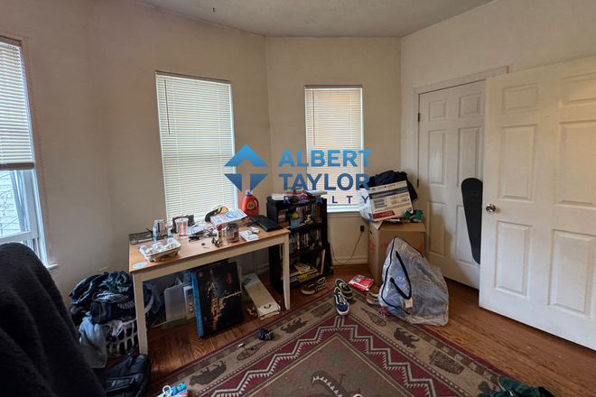 Bedroom #3 - Cheap 3 bedroom on Haskell Street Near Campus!!