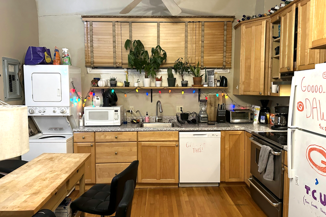 Kitchen - 3 Bed 1 Bath Fenway on Symphony Road! NO BROKER FEE!