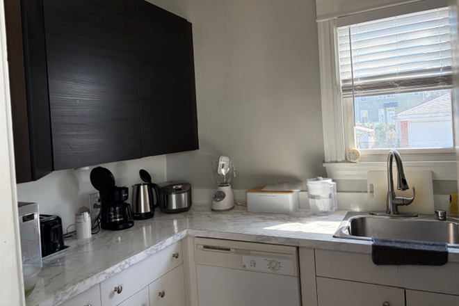 Kitchen - Quiet Resident Eastside Apartment off Hope street