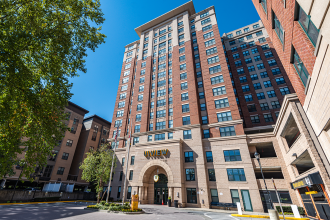 Outside Street View - University View (Tower 2)