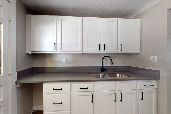 Photo - Brittany Manor Apartments