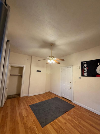 Available Bedroom - House Roommate Needed – Biggest Room, 10 Min Walk to Campus, Parking Available, Chill Roommates
