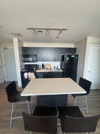Kitchen - Summer Sublet in Nine East 33rd Near JHU Homewood Campus