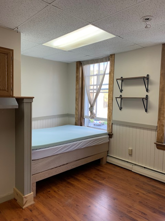 Main Room - Studio conveniently located close to VLS Apartments