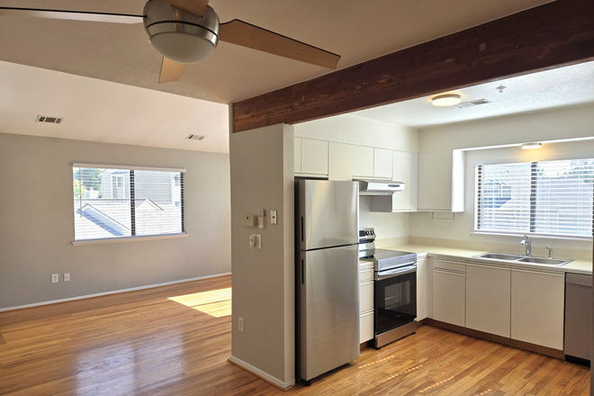 Living Area - Upscale 2 Bed 2 Full Bath Remodeled Condo with Garage and Views!