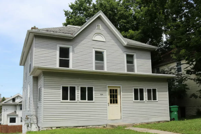 Exterior - 324 E Pleasant Street Unit #1 Triplex