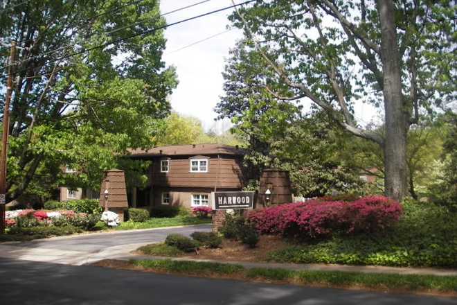 Message for pictures or tour of apartment unit - Hardwood Condominiums