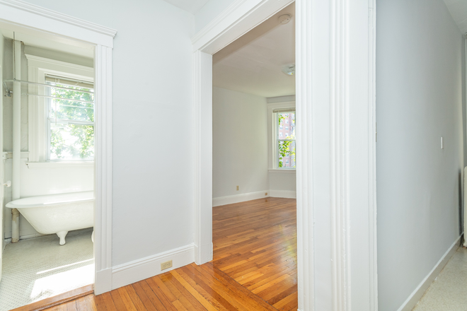 Living - Studio no Brokers Fee Apartments