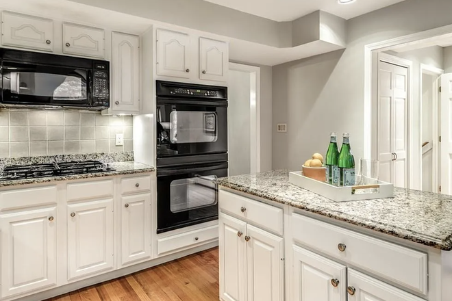 Kitchen - Furnished Family Home in Prime Lexington Location