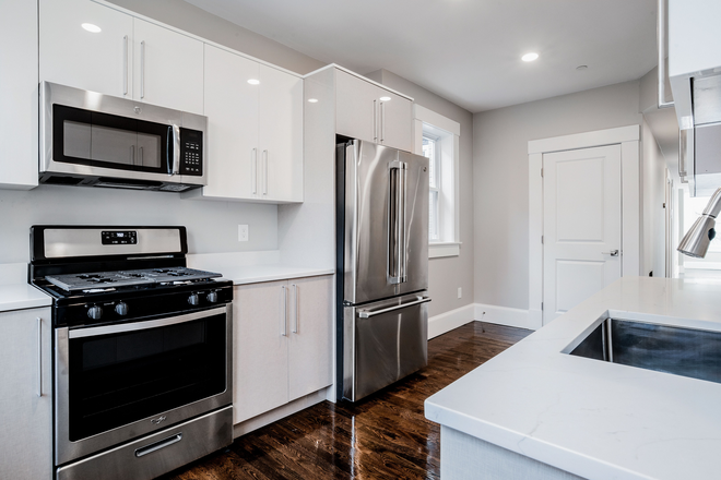 Call NOW for showings! 617-236-8600 - STRATHMORE RD - LRG UPDATED 4BR IN CLEVELAND CRCL AVAIL *9/1/2027* W/ IN UNIT LNDRY, 2 BATH, DW, A/C Apartments
