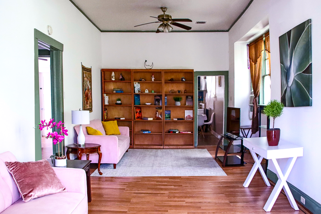 Livingroom - 3br / 1 bath furnished apartment uptown near Tulane & Loyola. 7814 South Claiborne Ave.