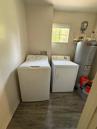 Laundry Room - Mercury 3100 Apartments