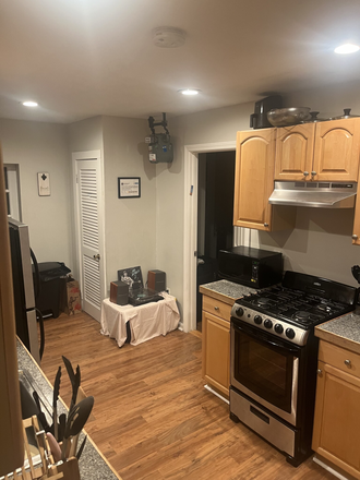 Call NOW for showings! 617-236-8550 - HANOVER ST - LARGE MODERN 2BR SPLIT FOR 3 PPL FOR *9/1/2025* W/ HEAT INC, LNDRY IN BLDNG, DW! Apartments