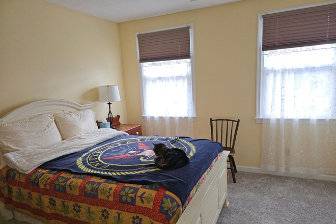 front room - Room in house with semi-private bath