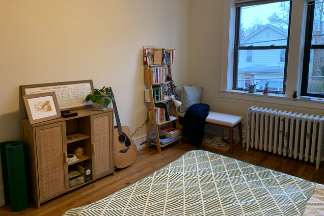 Bedroom (Desk on the right side) - Summer:Furnished room in shared home for female-Witherspoon St-Princeton