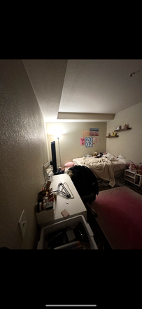 Room - Spring Sublease at The Ledges – Walk to Campus, Private Bath Apartments